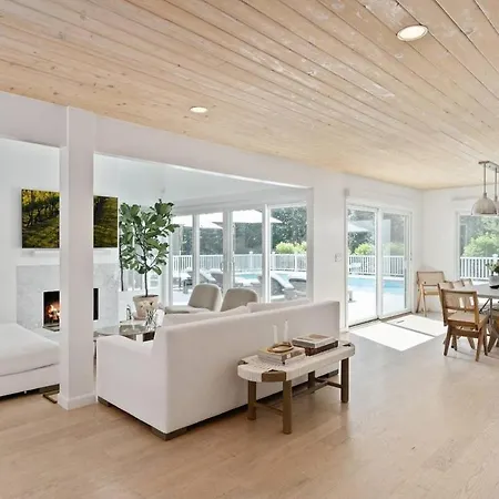 Magnificent Tennis & Pool Home In East Hampton